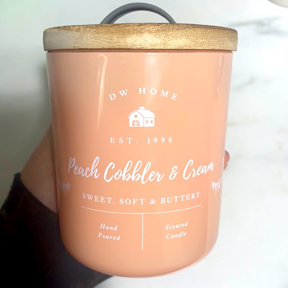 DW HOME Peach Cobbler & Cream Candle